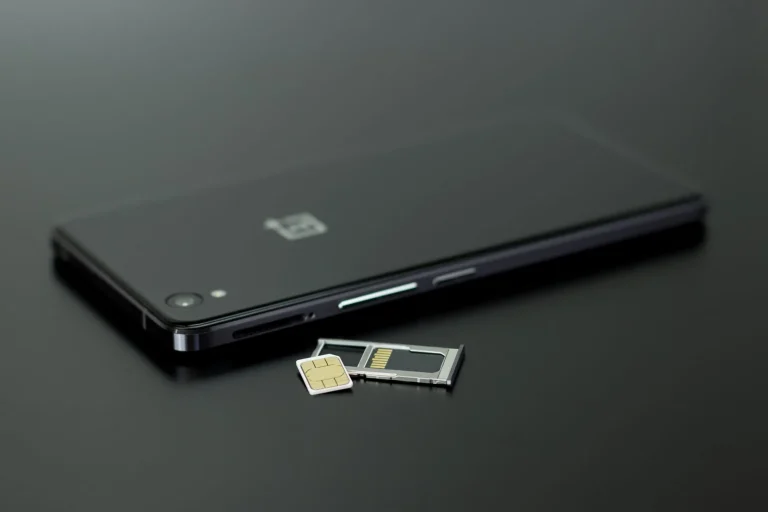 Écran de téléphone affichant une demande de code PUK pour déverrouiller la carte SIM