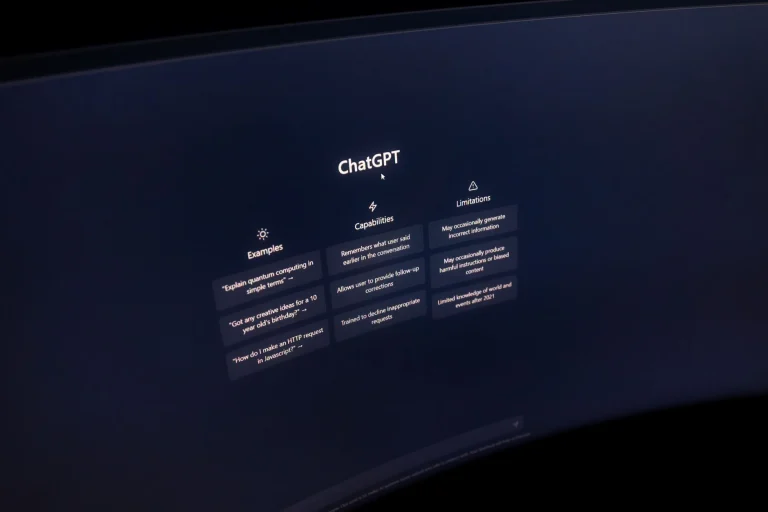 Écran d'ordinateur affichant un cours en ligne sur l'intelligence artificielle