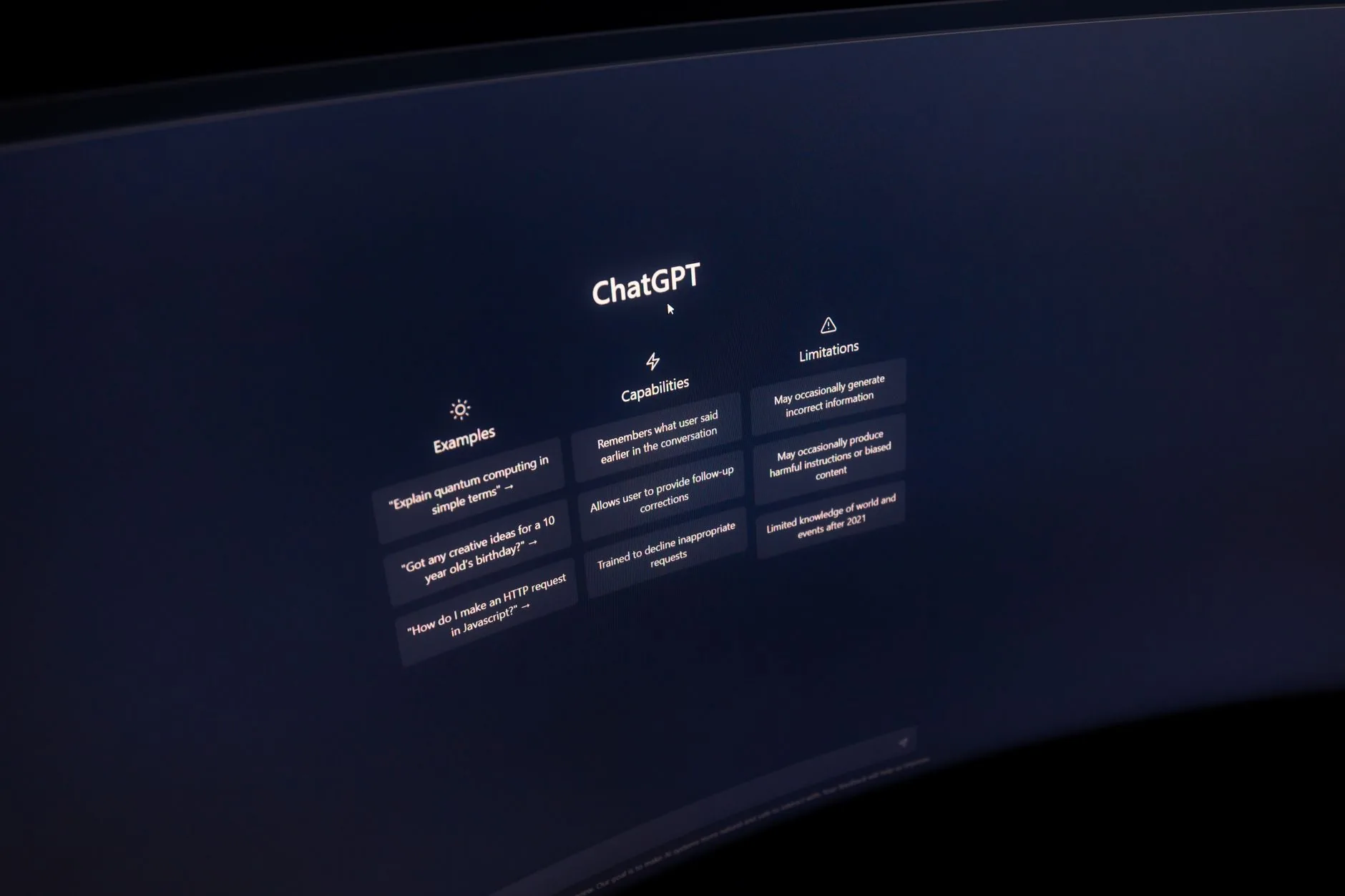 Écran d'ordinateur affichant un cours en ligne sur l'intelligence artificielle