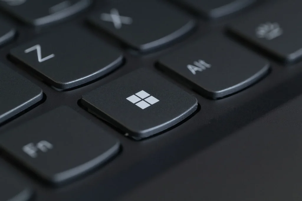 Écran d'ordinateur affichant l'interface Windows Update avec une progression de téléchargement