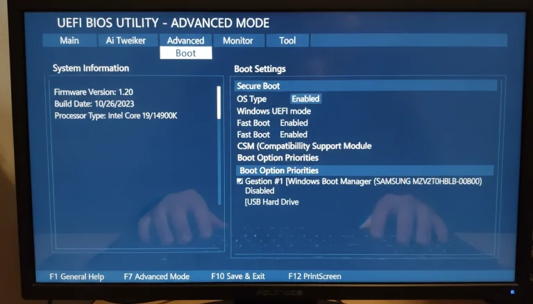 Ecran de demarrage UEFI affichant les parametres du secure boot sur un ordinateur