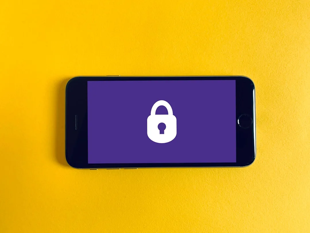 Indication de mot de passe affichée sur l'écran de connexion d'un iPhone noir
